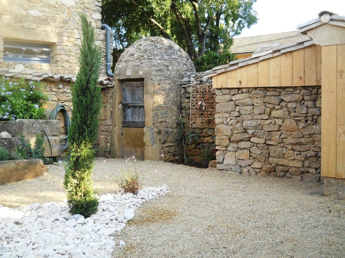 A Gauche Du Pont Hotell Vers-Pont-du-Gard Exteriör bild
